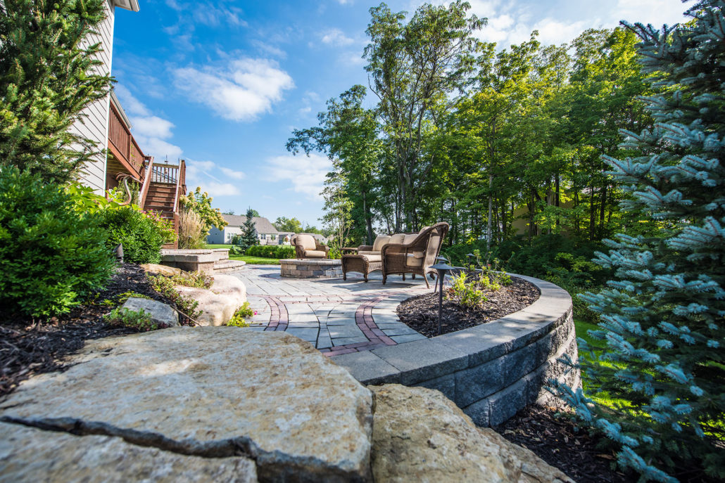 Custom Patio & Retaining Wall - GreenImage Landscape & Design